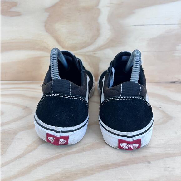 Big Kids Knu Skool Shoe in Dazzled Black | Vans Vans Off The Wall - Old Skool - Sneakers - Black - Kids Big Unisex - 6